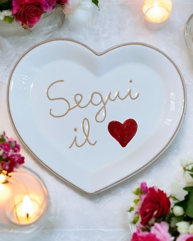 Bomboniera vassoio a cuore in ceramica artigianale per matrimoni Poz Studio.