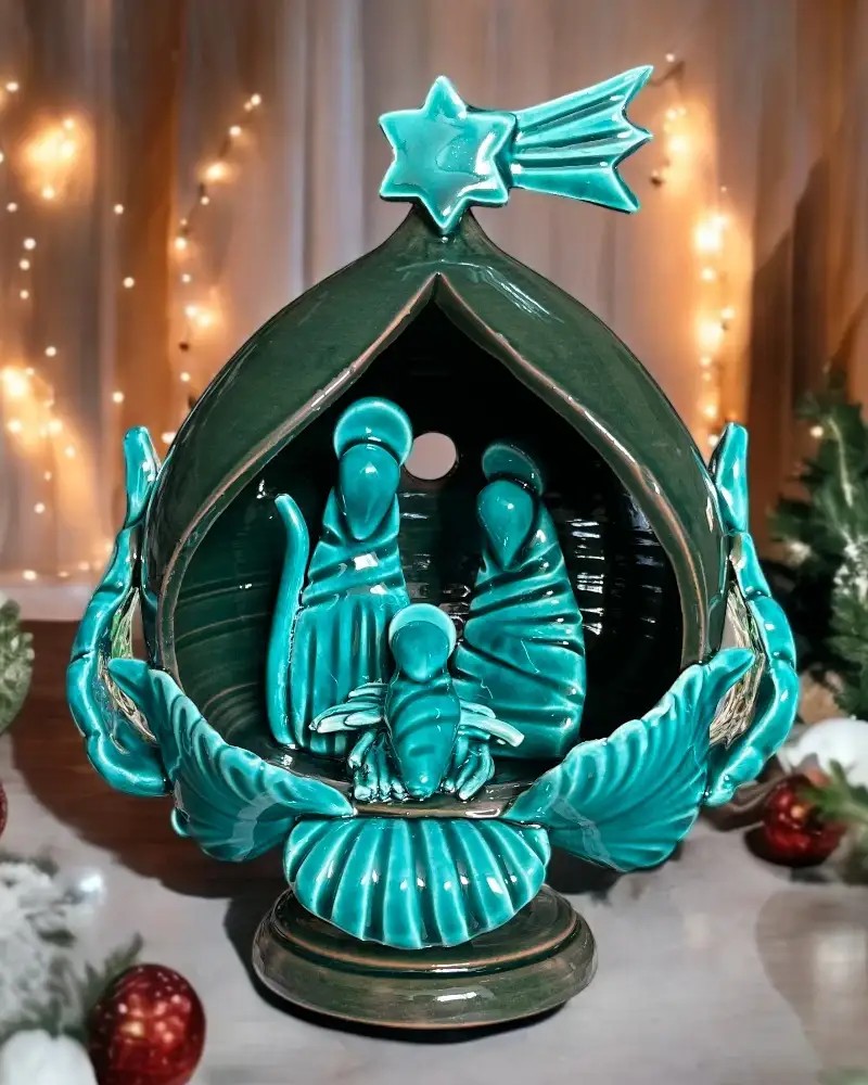 Pumo Pugliese con Presepe: Artigianato Natalizio Unico della Puglia