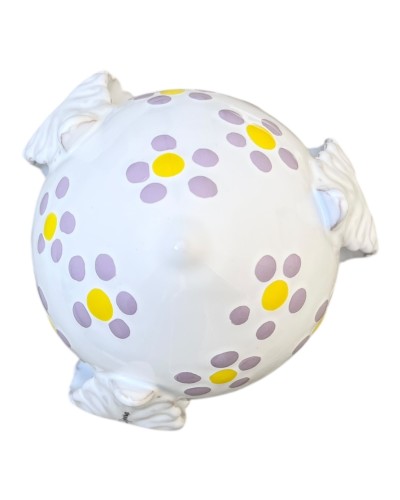 Pumo pugliese Poz Studio con fiori color glicine a rilievo in ambientazione artigianale