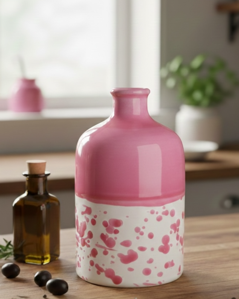 Oliera artigianale Madre Terra in ceramica schizzata rosa, pezzo unico da collezione Poz Studio Ceramiche Puglia