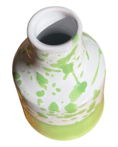 Oliera di design Poz Studio Oleum 120 su tavola pugliese con olive e rosmarino