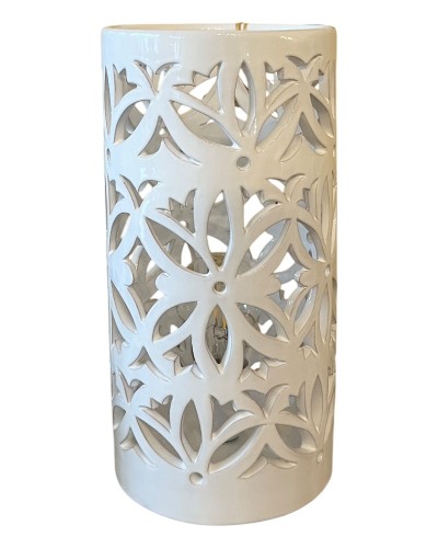 Lampada Cilindrica Artigianale in Ceramica Bianca Intagliata